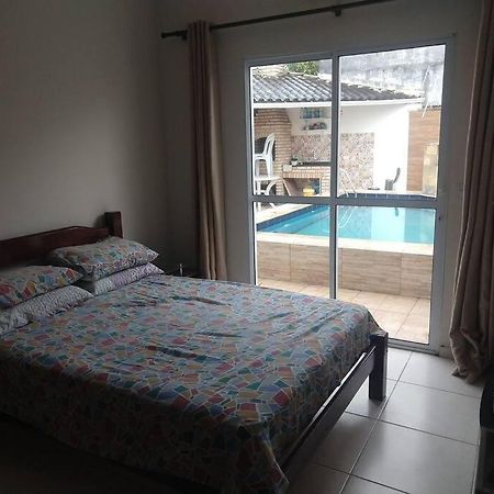 Casa Em Itanhaem Com 2 Quartos Garagem P 2 Carros, Churrasqueira, Piscina 200 M Da Praia Екстериор снимка